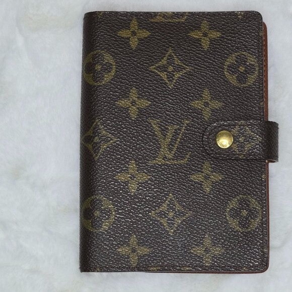 LOUIS VUITTON Monogram Agenda - Picture 1 of 11